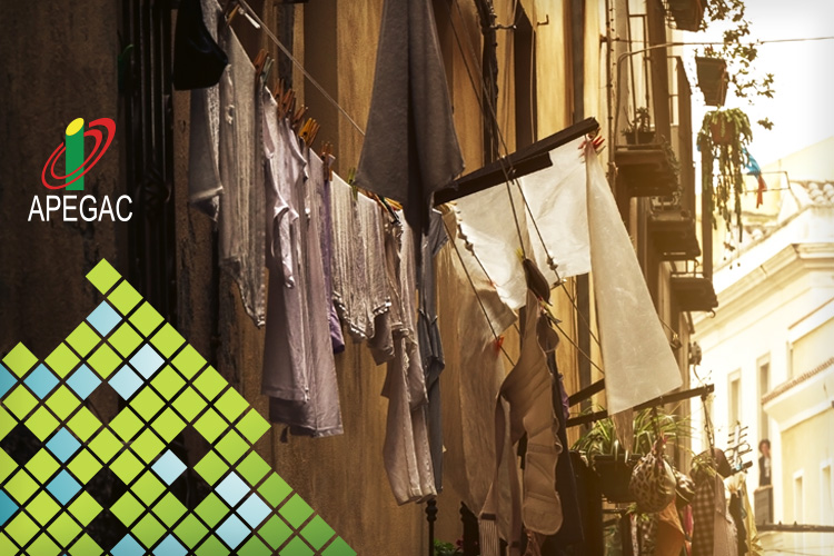 Estendais nas fachadas: O que diz a lei e quem assume a responsabilidade Estendais nas fachadas: O que diz a lei e quem assume a responsabilidade